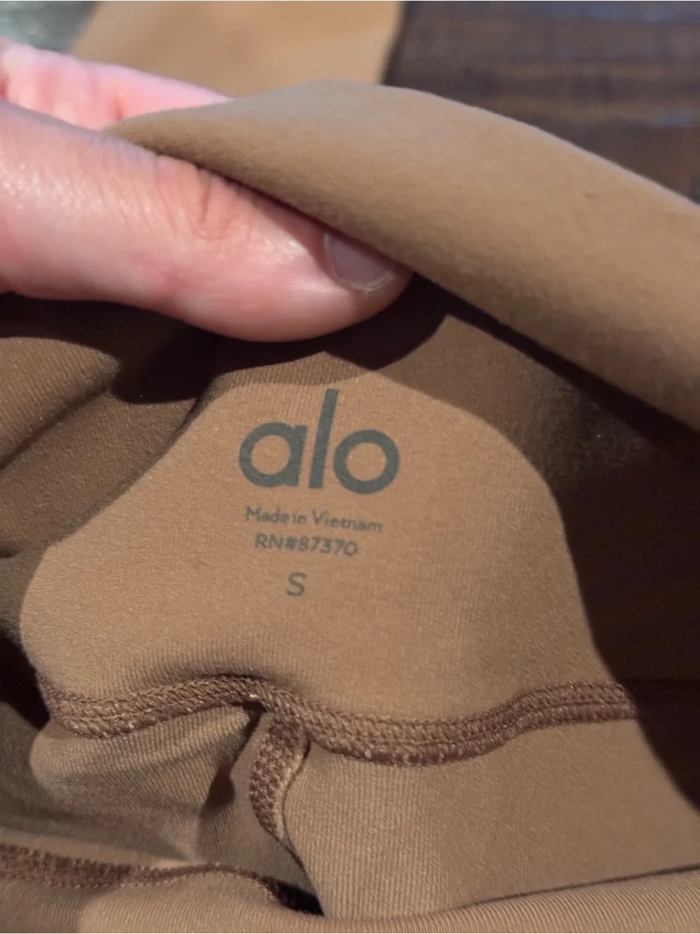 ALO Yoga Airlift High Rise Leggings Tan Size Small